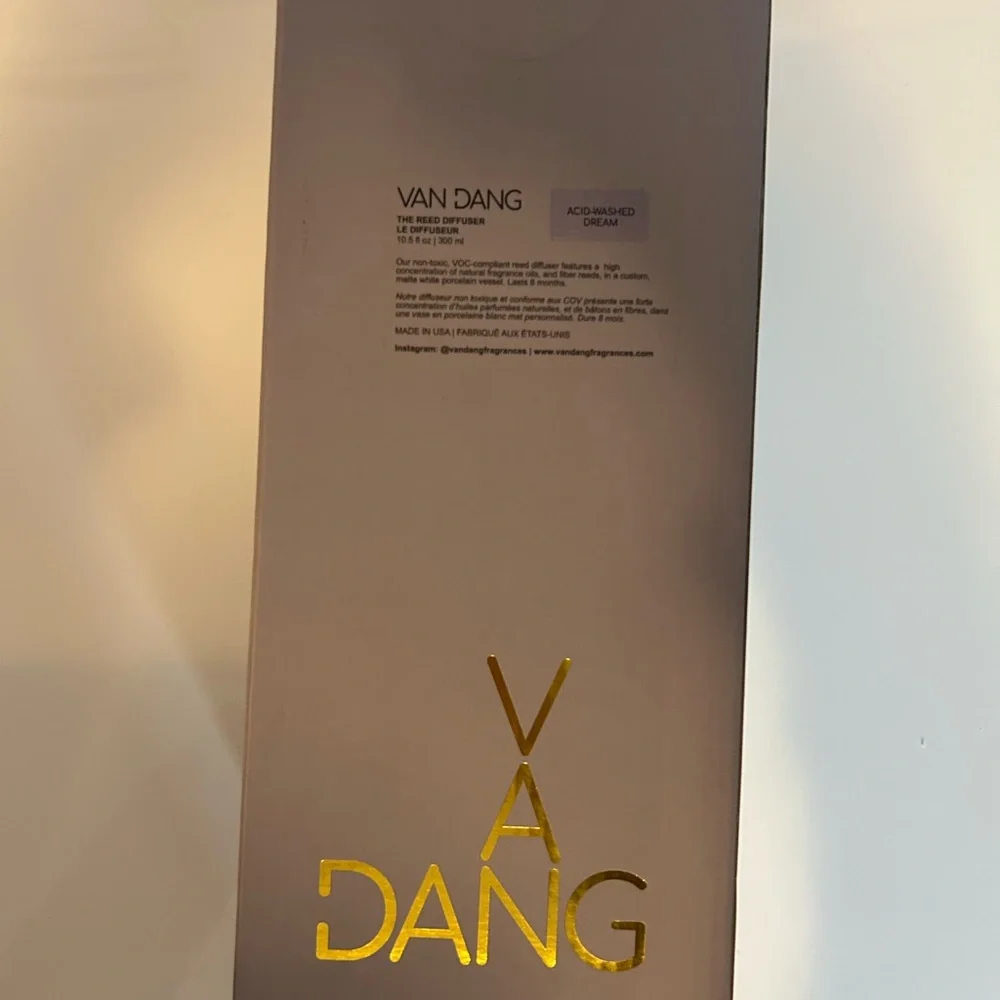 VA DANG White Reed Diffuser. Acid washed dream